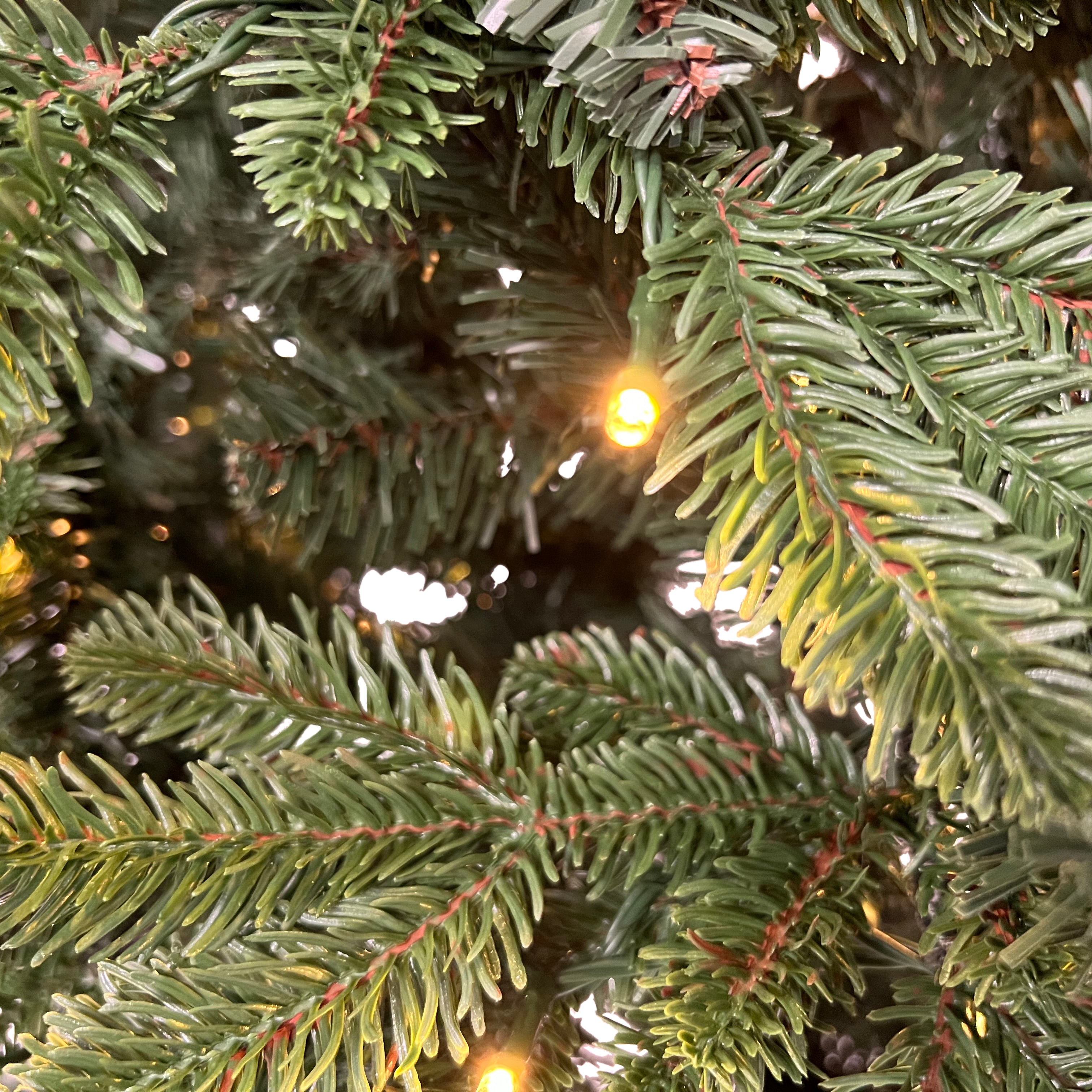 Excellent Trees® LED Mantorp 180 cm - Premium Kerstboom met 280 Lampjes ⌀109cm - ↕180cm