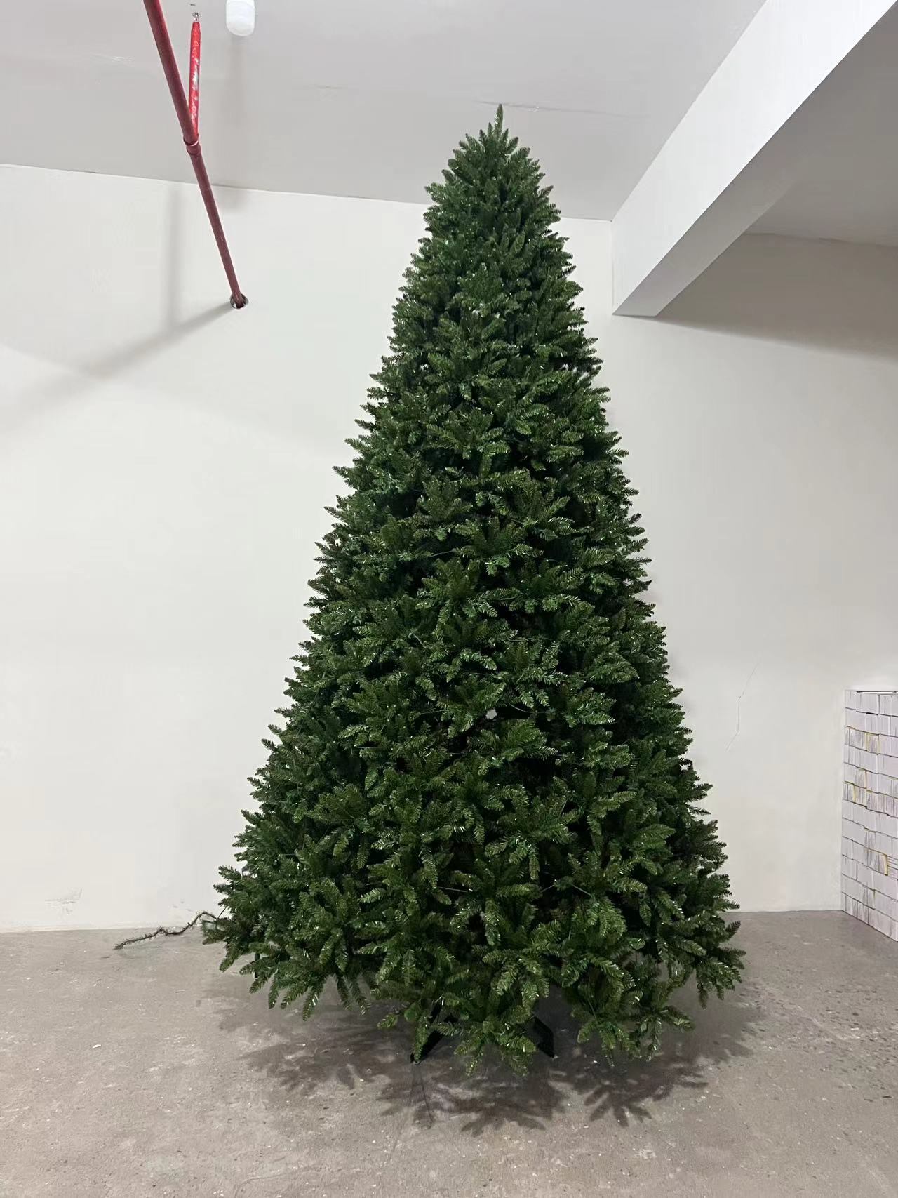 Excellent Trees® Kerstboom met verlichting Vaara 360 cm - 1500 LED Lampjes - kunstkerstboom