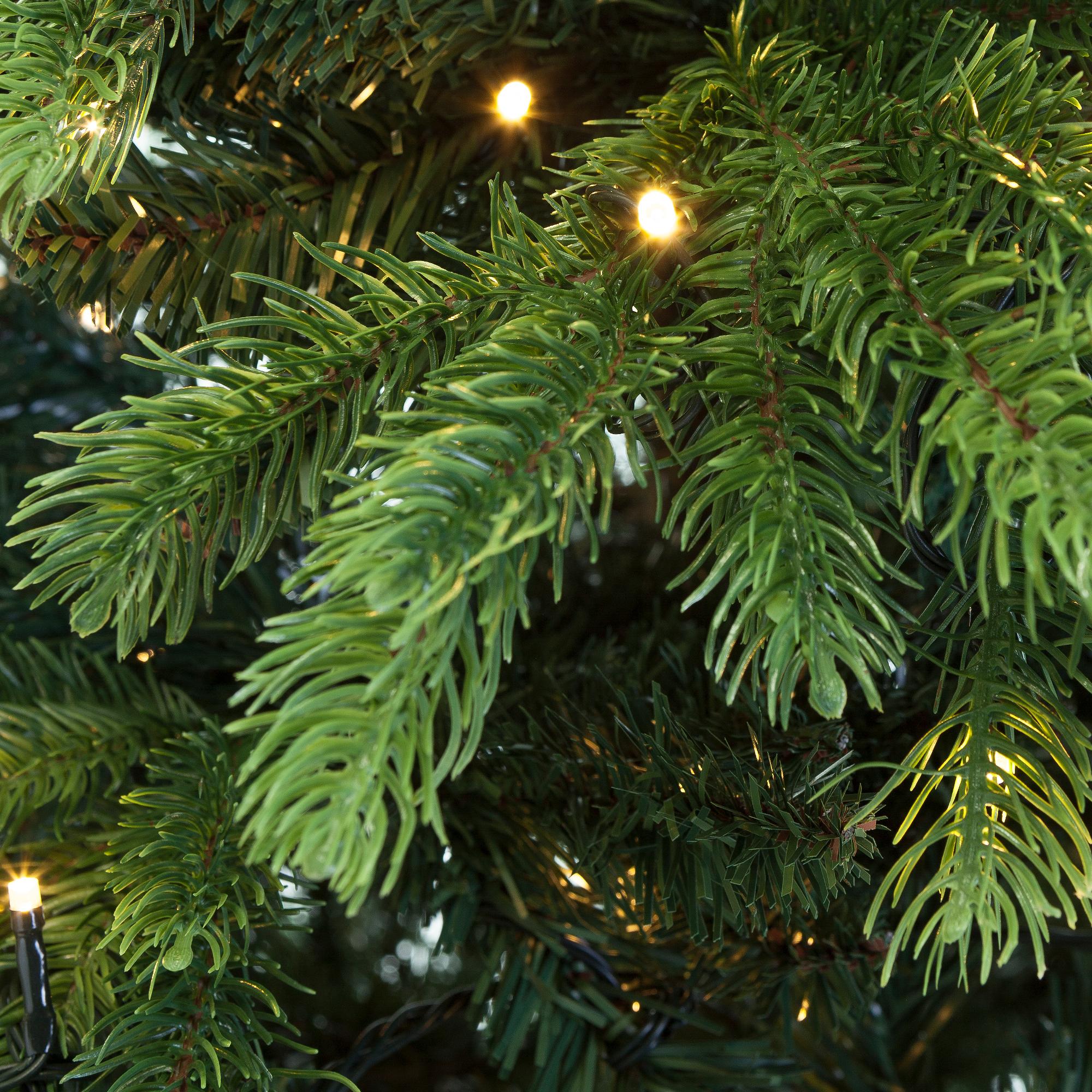 Premium Kerstboom Excellent Trees® LED Kalmar 210 cm met verlichting - 450 Lampjes - ⌀137cm - ↕210cm